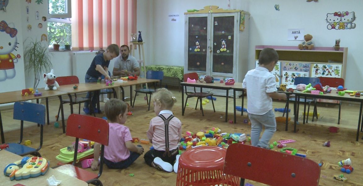 Fonduri europene de peste un milion de euro pentru reabilitarea a două grădiniţe din Olt
