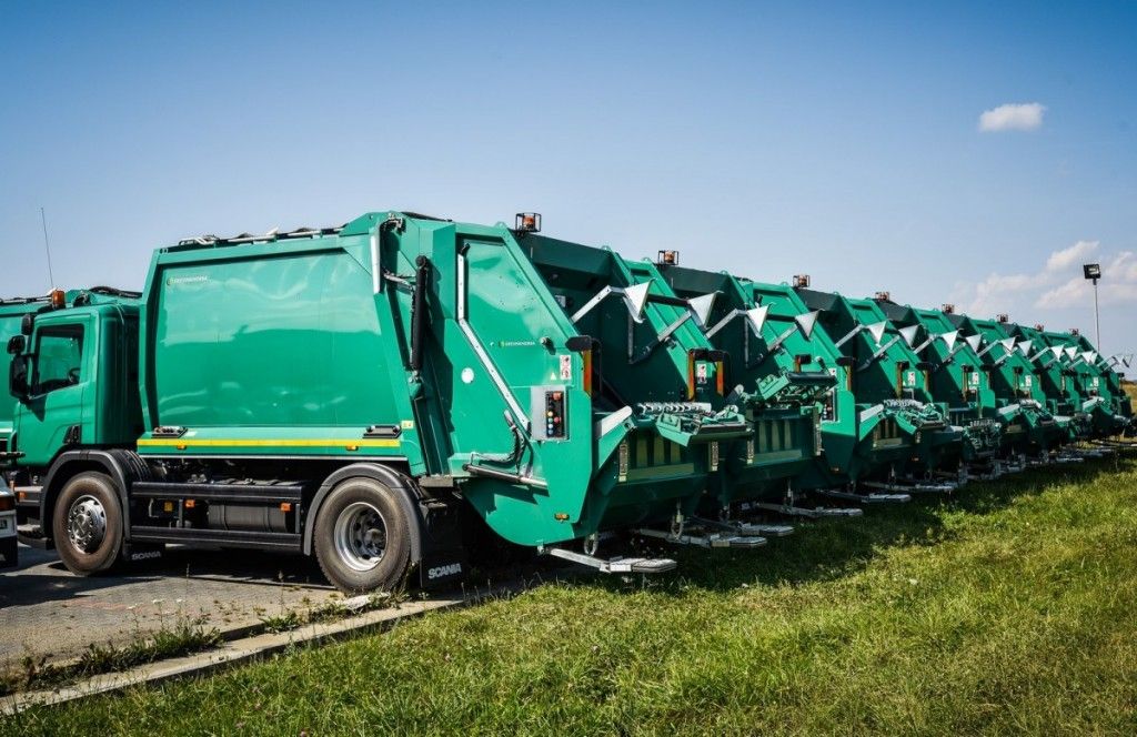 Începe colectarea deșeurilor din tot județul. Ultimul contract al proiectului de management al deșeurilor, semnat astăzi