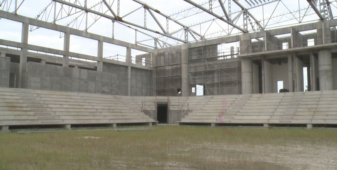 Lucrări avansate la Sala Polivalentă din Slatina. Imagini din interior