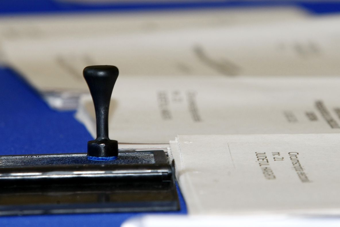 Referendum. Mai mulţi preşedinţi ai secţiilor de votare din Olt au cerut înlocuirea din funcţie