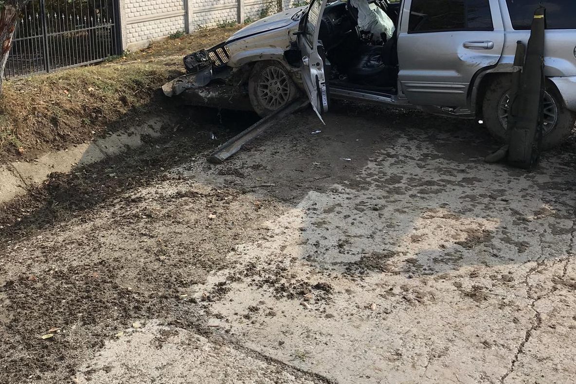 Italieni implicați într-un accident, în Olt. Patru au ajuns la spital - FOTO