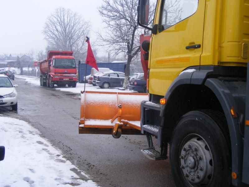 Pregătiri de vreme rea: stocuri de material antiderapant, permanență la Poliția Locală