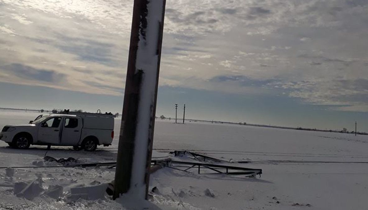 Mii de gospodării din 19 localităţi din Olt, fără energie electrică de luni dimineaţă