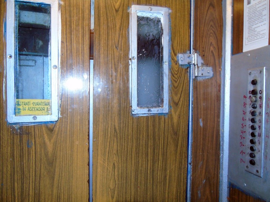Licitaţie lansată pentru expertizarea lifturilor de la blocurile de locuinţe din Slatina. Primăria le va înlocui gratis
