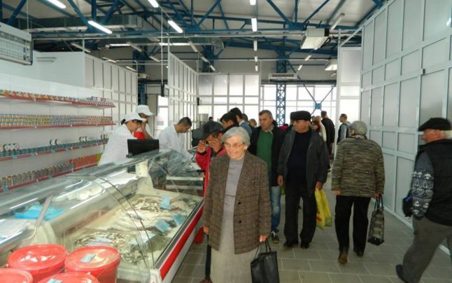 Centru de primă vânzare a peștelui, la Corabia. Peștele din Dunăre și Olt, livrat către comercianți de profil