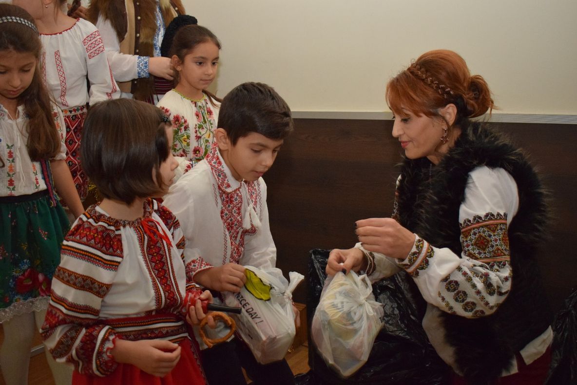 Sute de copii, prezenți la ediția a XV-a a Festivalului Obiceiurilor și Tradițiilor Creștine Românești. Cine sunt câștigătorii/ FOTO