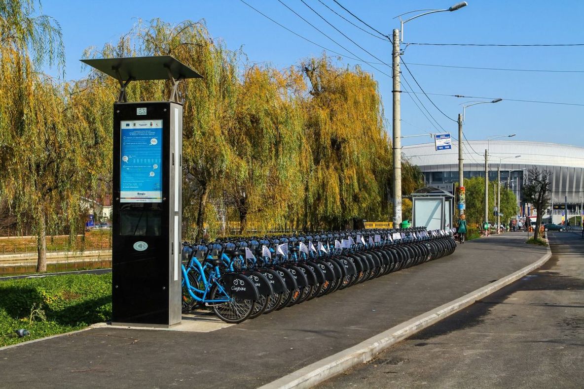Slătinenii, încurajați să meargă cu bicicleta și cu autobuzul. Ce planuri are primăria pentru a revoluționa transportul în oraș