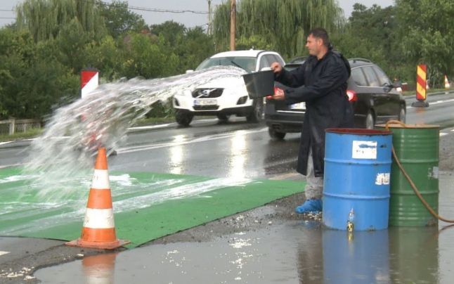 Oltul, izolat de focarele de pestă din Teleorman prin filtre dezinfectante instalate pe trei șosele