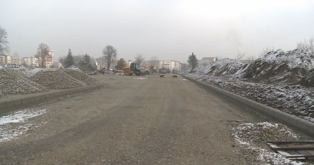 Noua stradă care leagă Artileriei de Tunari va avea o lățime generoasă, care să permită și parcarea mașinilor