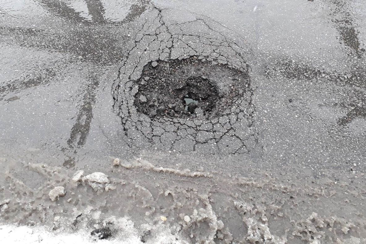 Zăpada provoacă probleme la podul peste Olt, care face legătura între Craiova şi Piteşti