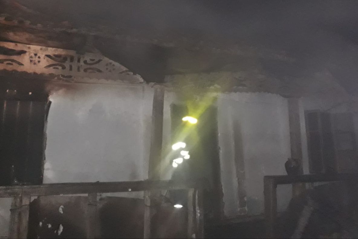 Bătrână din Olt, lăsată fără acoperiș deasupra capului, în plină iarnă