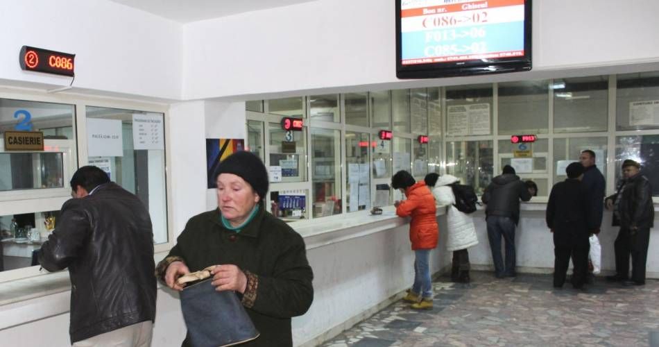 Mii de slătineni au plătit deja impozitele, pentru a beneficia de reducere