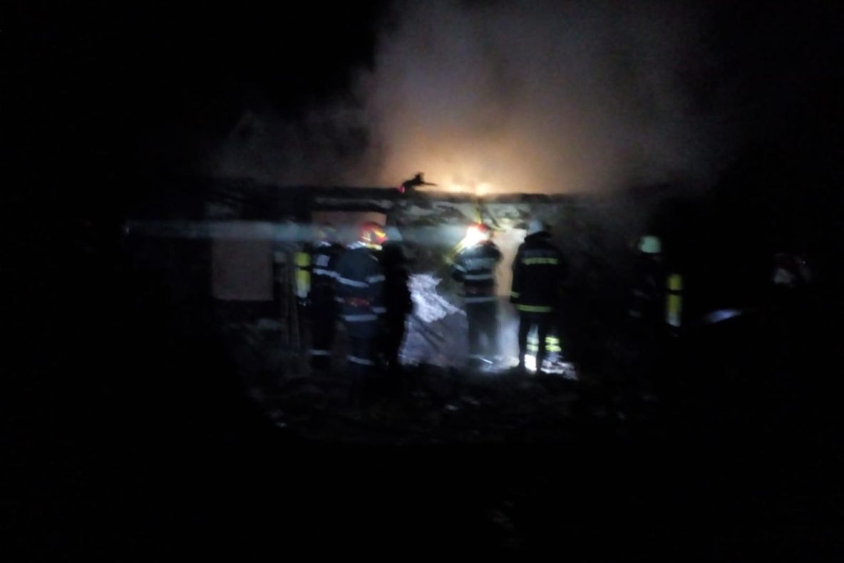 TRAGEDIE într-o comună din Olt. O bătrână a murit în incendiul care i-a cuprins locuința - FOTO&amp;VIDEO