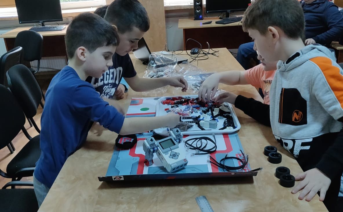 Al doilea club de robotică din județ, deschis astăzi. În ce școală va funcționa