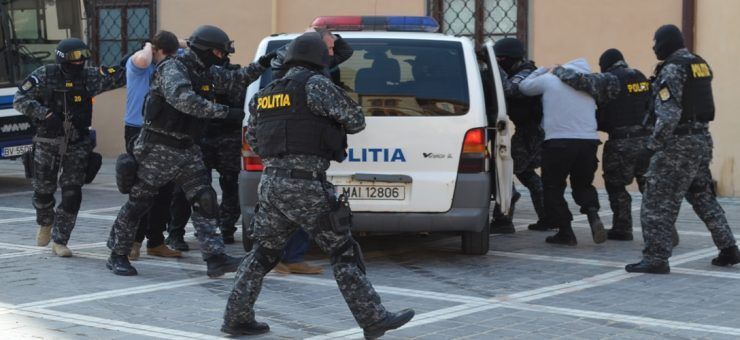Se mărește cercul traficanților de droguri din Slatina și Brebeni. Al patrulea membru al grupării, arestat în lipsă
