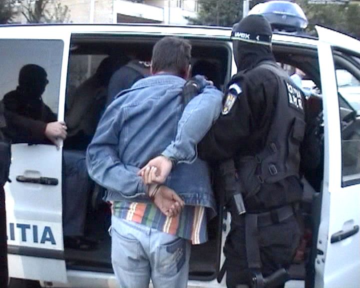 Cât câștigau traficanții de droguri din Slatina și Brebeni și cui vindeau etnobotanicele