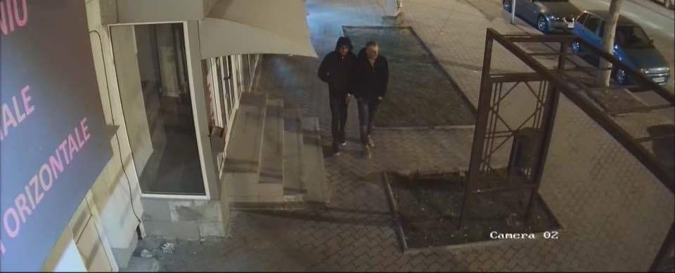 Hoții au spart tonomatele de cafea din Slatina. Cu câți bani au fugit