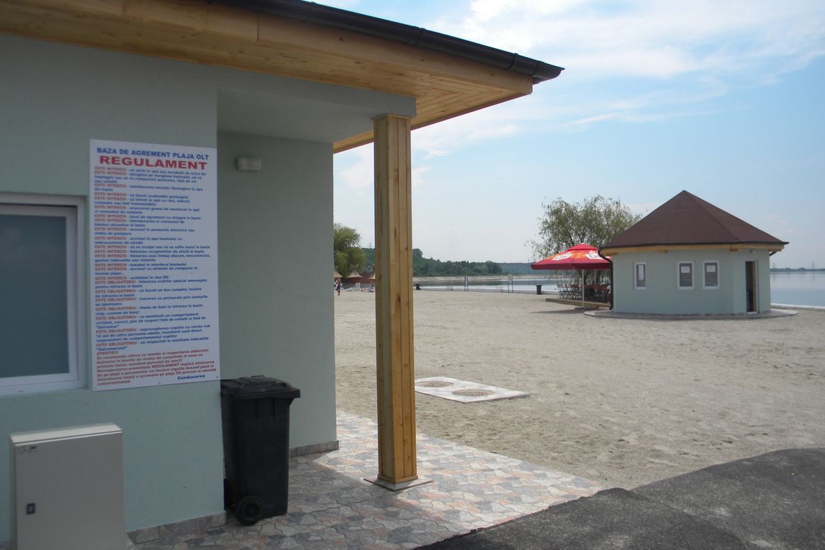 Pregătiri pentru sezonul estival. Primăria Slatina caută o firmă care să vândă mâncare şi răcoritoare pe Plaja Olt