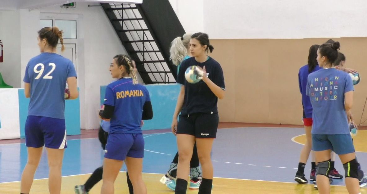 Două handbaliste ale CSM Slatina, convocate la lotul național