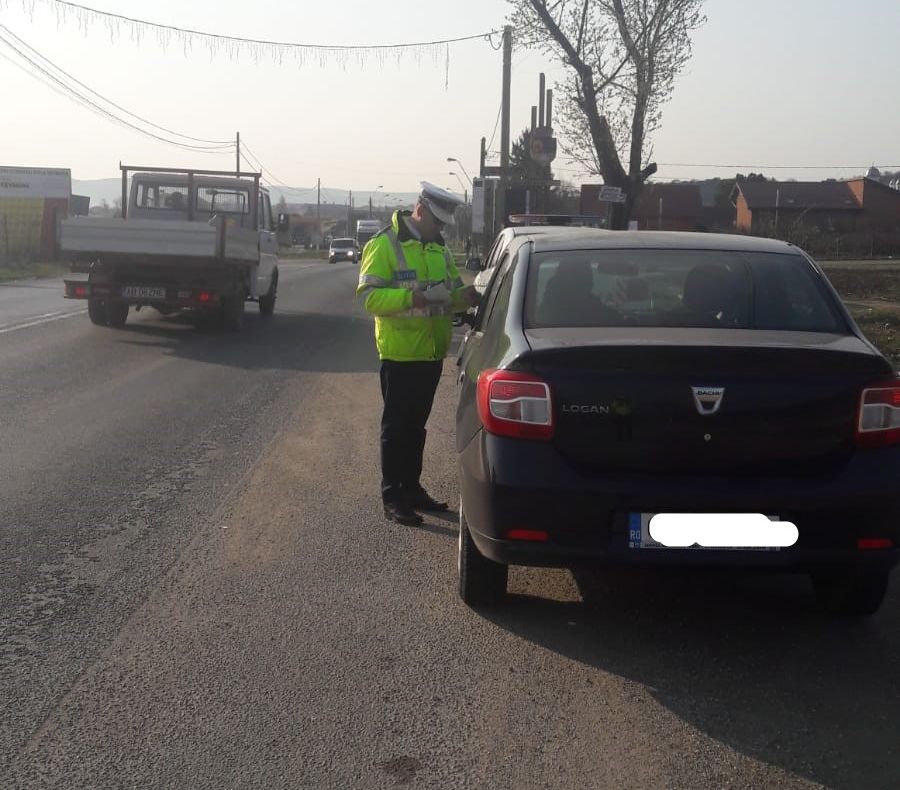 Jandarmii olteni, retragere cu torţe de Ziua Armei - FOTO