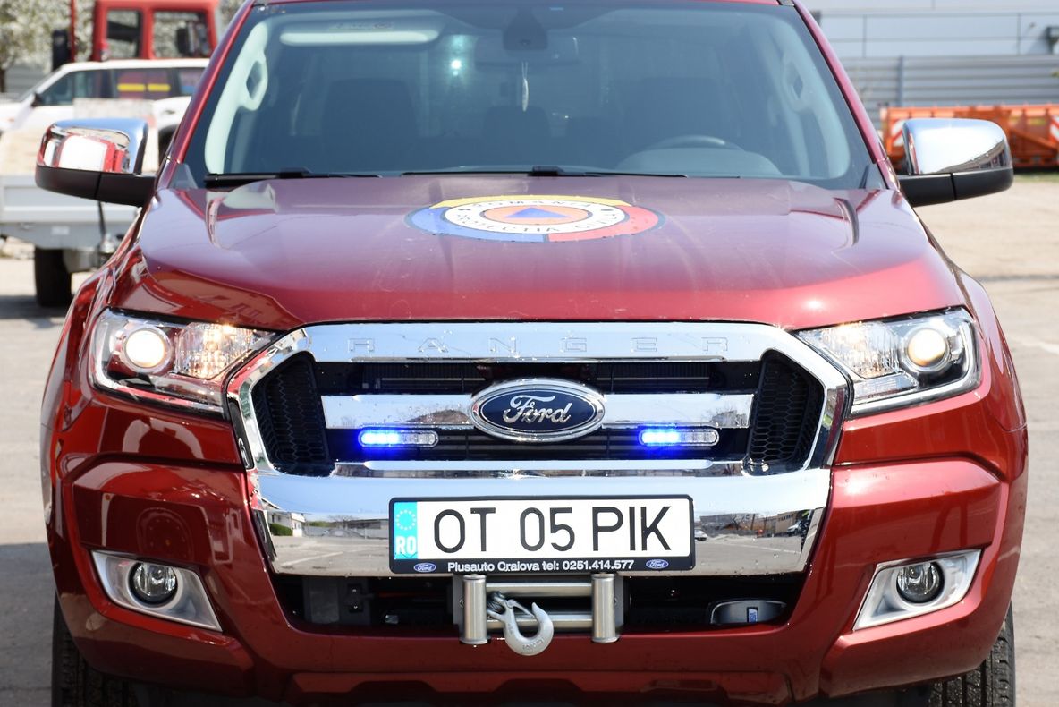 Autospecială pirotehnică nouă pentru pompierii olteni