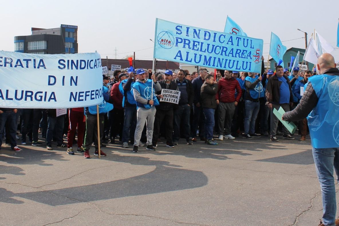 Liderii de sindicat de la ALRO, chemați luni la negocieri. Angajații amenință cu greva generală