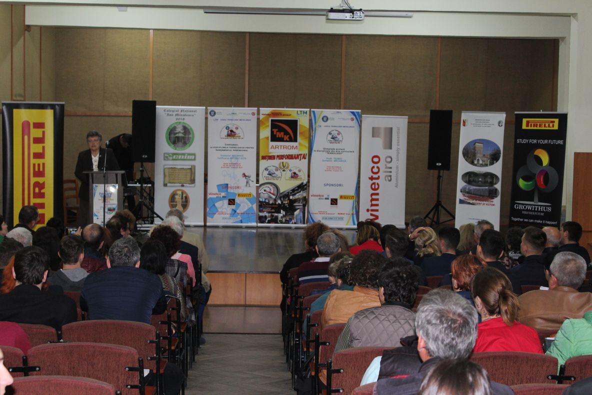 Sute de elevi din toată ţara, la Slatina, pentru două olimpiade naţionale pentru învăţământul profesional - FOTO