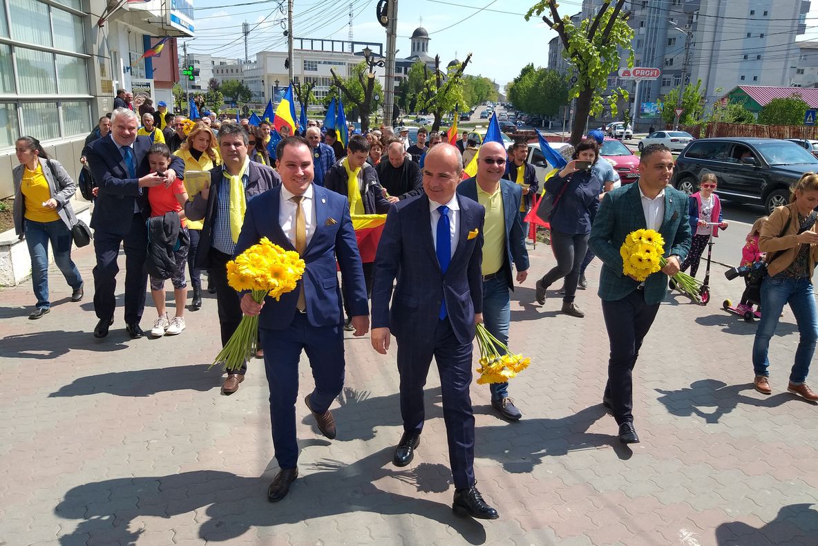 Rareș Bogdan, întâlnire cu alegătorii din Slatina și Balș