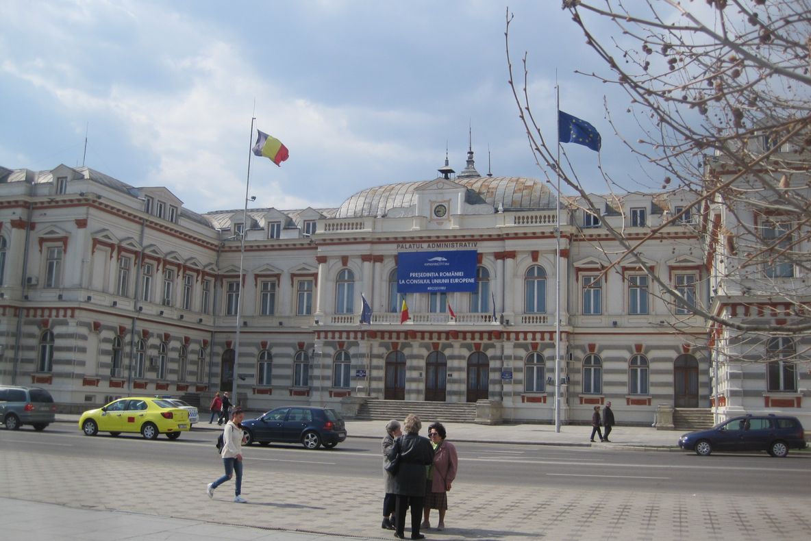 Schimbări în structura conducerii Prefecturii Olt, după crima de la Caracal