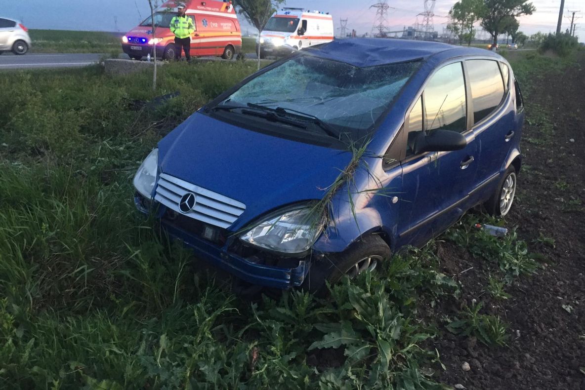 Accident pe un drum național din Olt. Șoferița a scăpat ca prin minune - FOTO