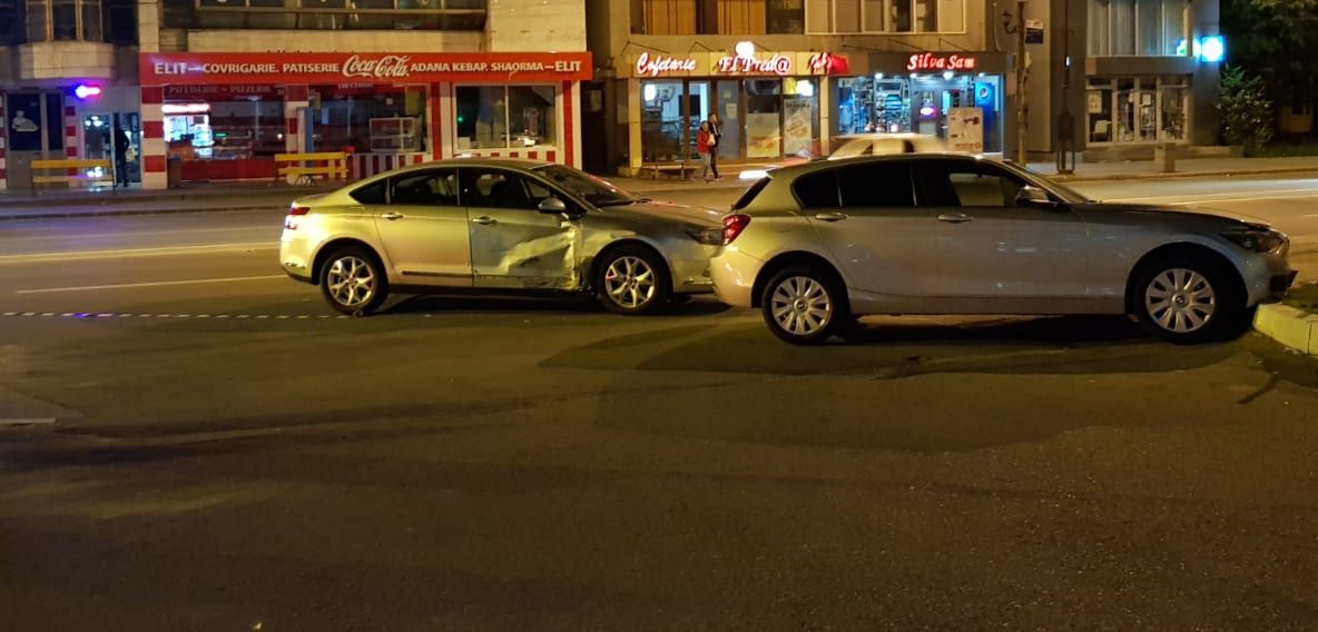 Polițist implicat într-un accident spectaculos. Două mașini s-au ciocnit și din impact au ajuns în curtea Spitalului Slatina - FOTO&amp;VIDEO