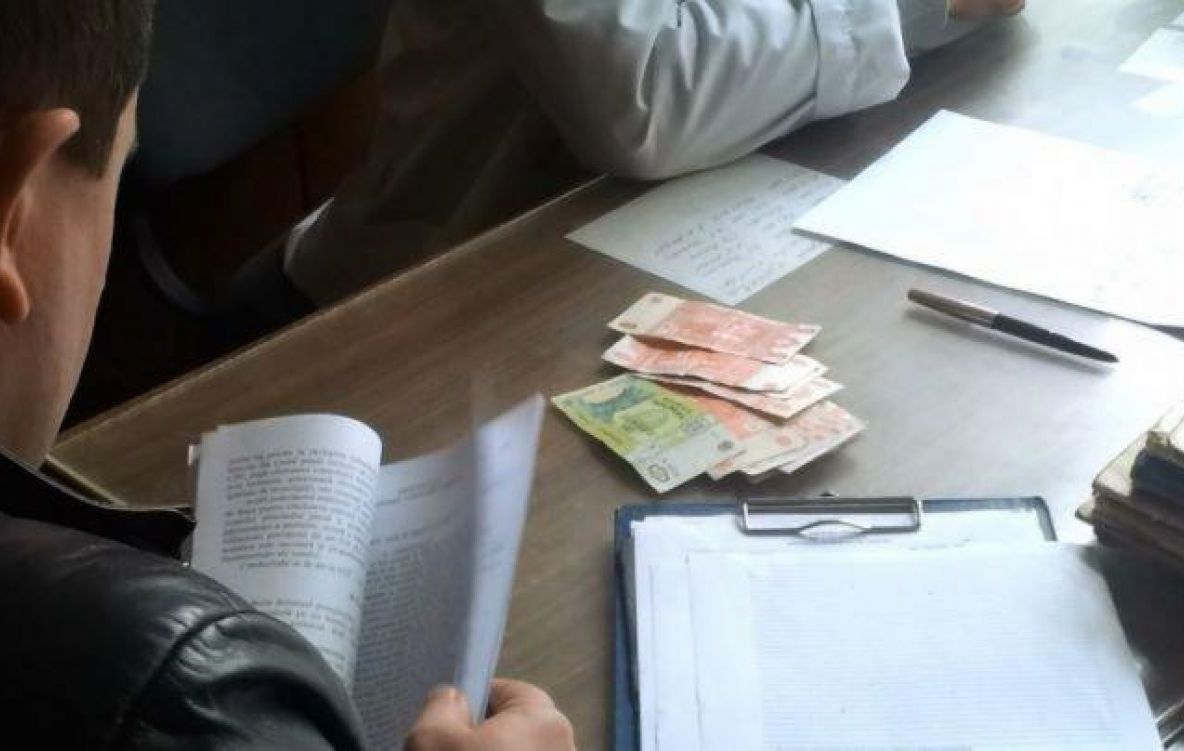 Un primar din Olt, sub control judiciar. A luat mită de peste o sută de ori