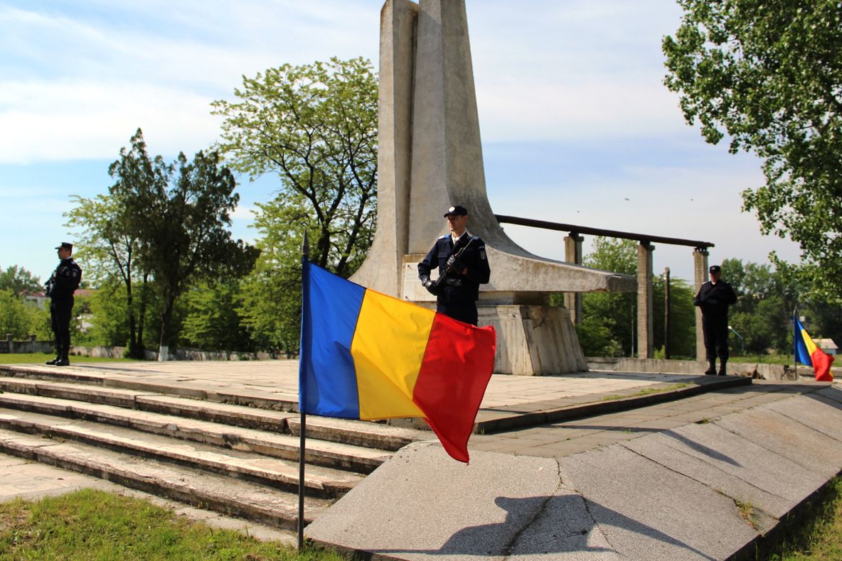Ziua Independenţei de Stat a României, Ziua Victoriei şi Ziua Uniunii Europene, marcate la Slatina