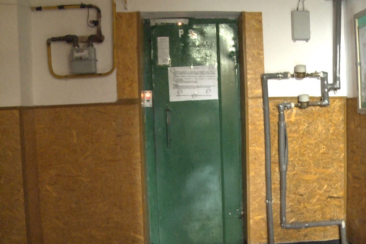 Primăria Slatina înlocuieşte lifturile blocurilor din oraş | Când încep lucrările