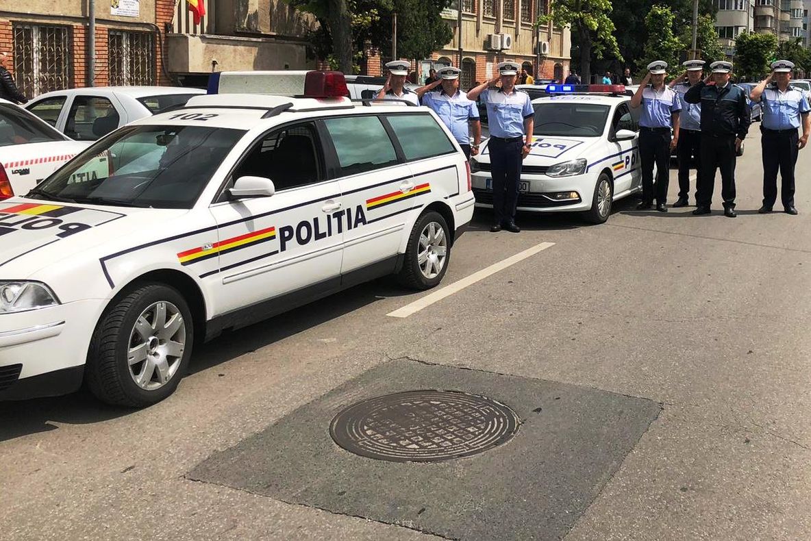 Moment de reculegere ţinut de poliţiştii şi jandarmii din Olt, în memoria poliţistului din Timiş, ucis în misiune - FOTO&amp;VIDEO