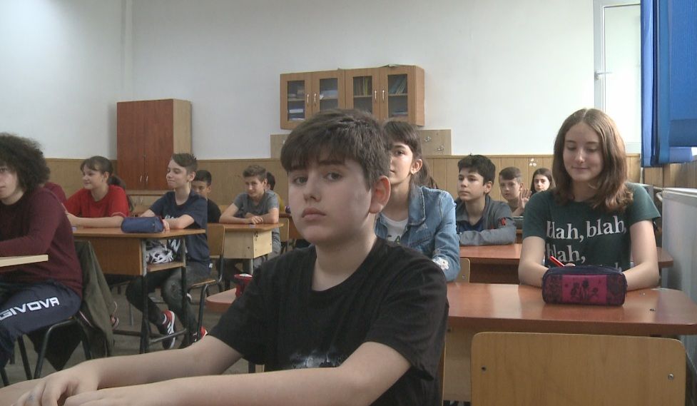 Peste 1.300 de elevi de gimnaziu, în competiție pentru o excursie la Disneyland