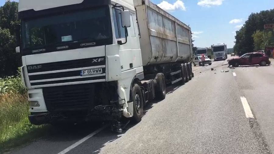Carambol pe DN 65. Patru mașini implicate, trei victime- FOTO