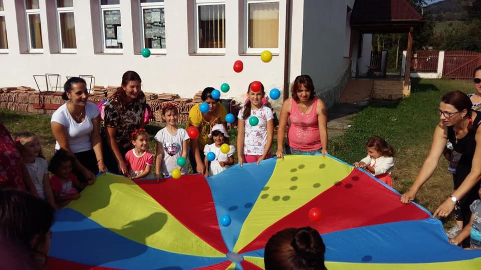 Ateliere de vară în două grădinițe din Olt. Copiii primesc gratuit cărți de calitate