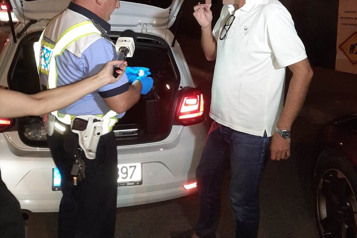 Şofer din Vâlcea, prins drogat la volan pe un drum naţional din Olt