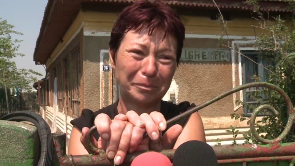 VIDEO- Familia Alexandrei și primarul din Dobrosloveni își strigă cu ochii în lacrimi nemulțumirile