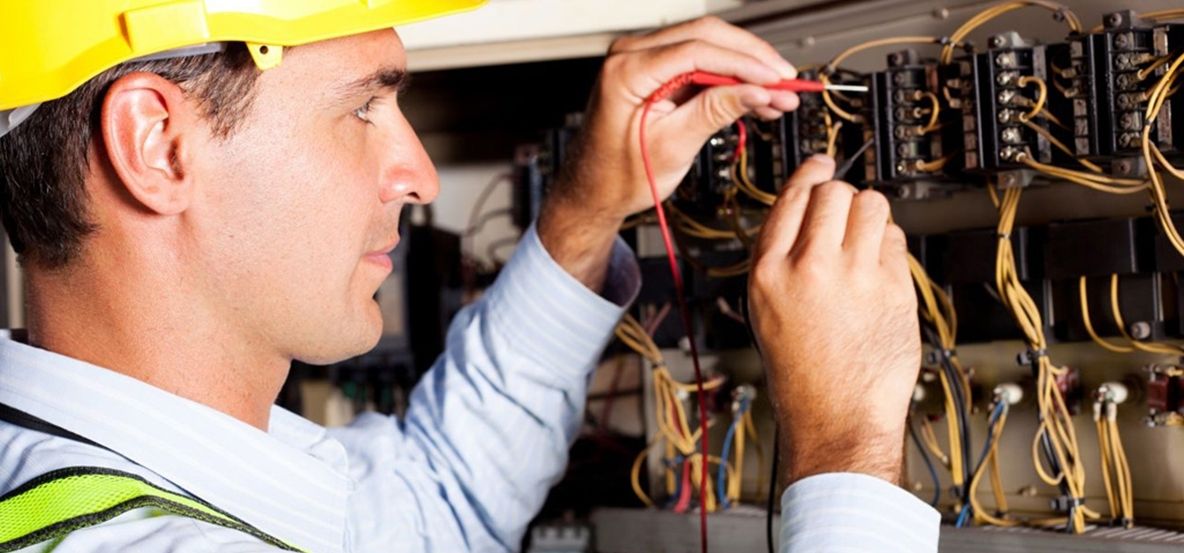 Cursurile care îi ajută să își găsească un job bine plătit