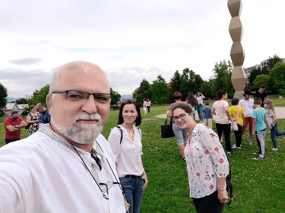 Medici cu suflet mare și un preot inimos, proiect social inedit pentru copiii sărmani- FOTO