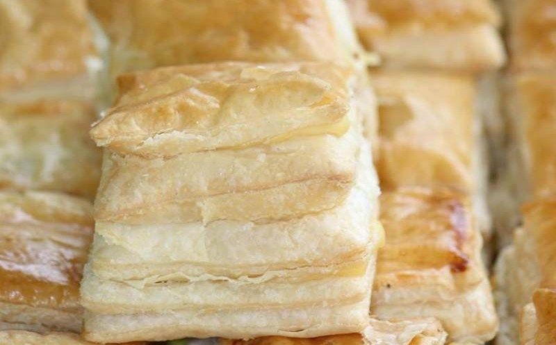 Pericolul din pateurile „cu brânză”. Ce s-a descoperit la controale