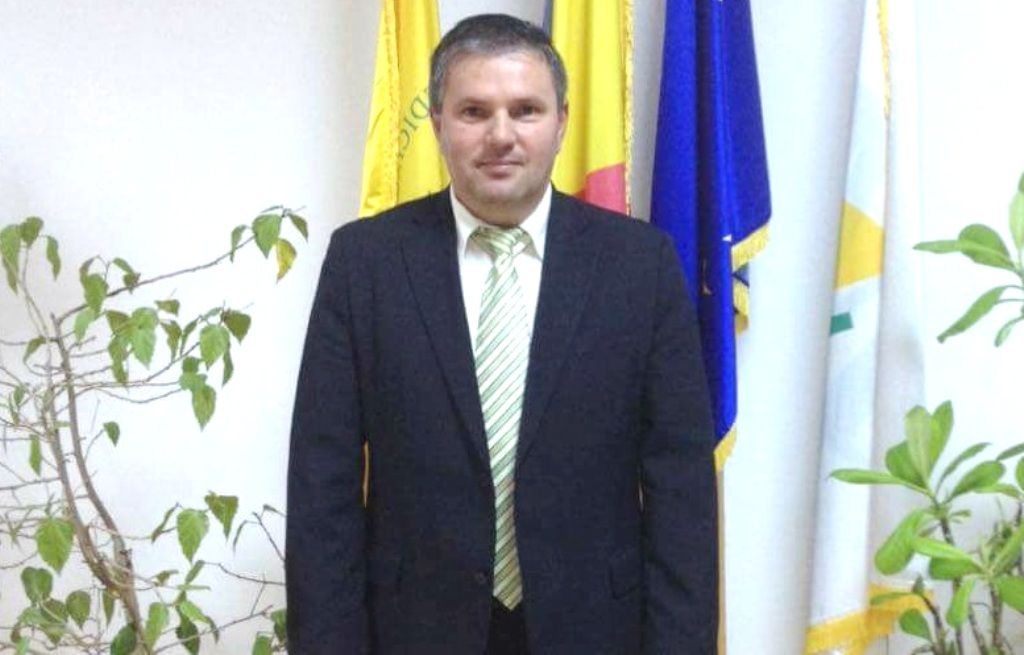 Florin Dumitru depune, luni, jurământul pentru funcţia de subprefect de Olt