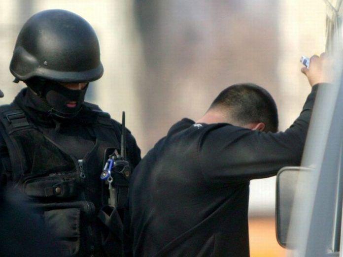 Caracalean arestat preventiv pentru trafic de cannabis şi cocaină