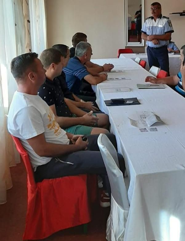 Şoferii microbuzelor şcolare din Olt, faţă în faţă cu poliţiştii rutieri