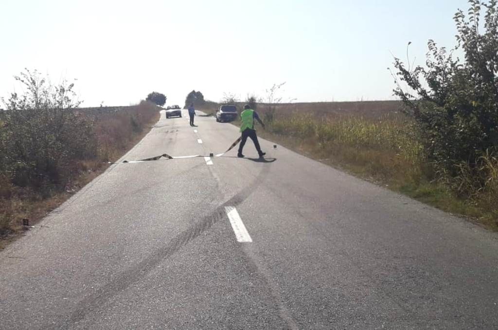 Trei persoane la spital în urma unui accident produs pe un drum judeţean din Olt | FOTO