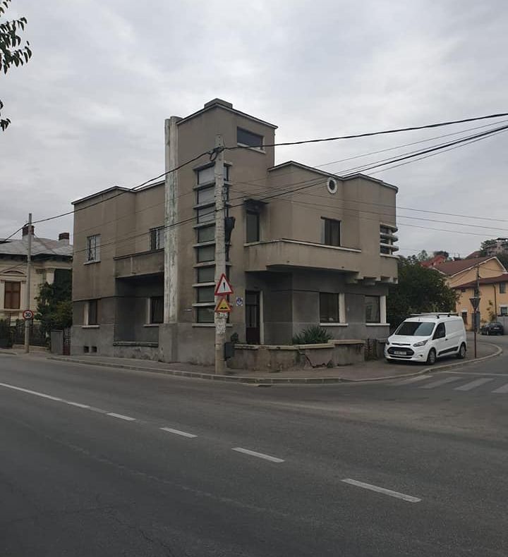 Casa Bădescu, o clădire cu o istorie impresionantă. Proprietarul, un medic renumit, pasionat de pictură