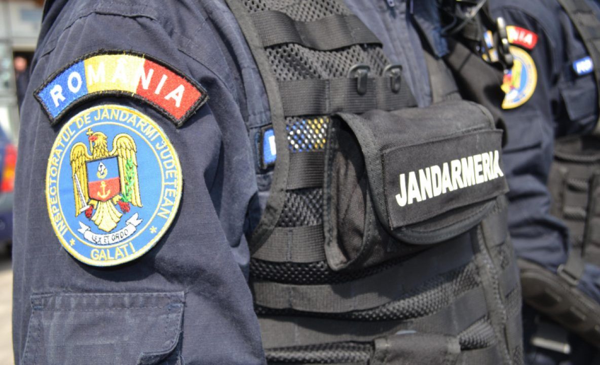 Olt: Un jandarm s-a împuşcat accidental, în timp ce îşi încărca arma