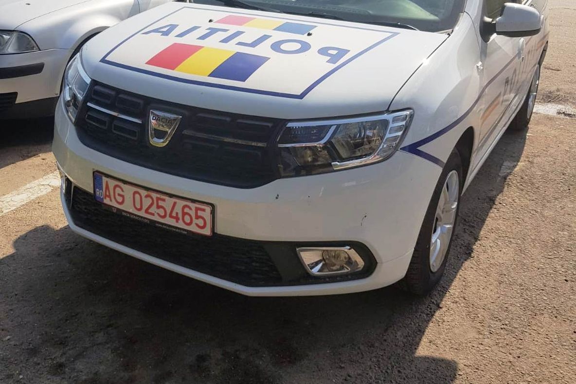 Maşini noi pentru poliţiştii din Olt. Ce dotări au autoturismele - FOTO